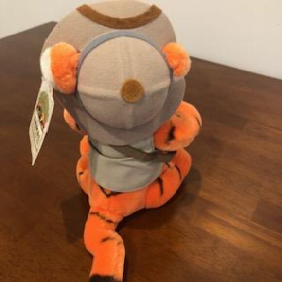 Walt Disney World Animal Kingdom Safari Tigger Plus Collectible Doll NWT. - Picture 5 of 16